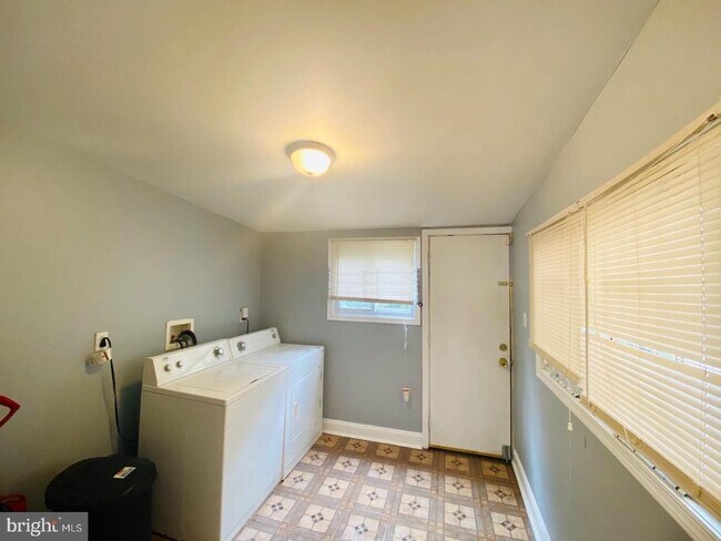 1704 N Sydenham St in Philadelphia, PA - Building Photo - Building Photo