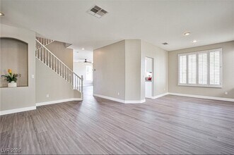 3000 Scenic Valley Way in Henderson, NV - Building Photo - Building Photo