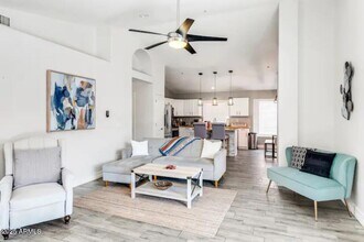 8771 E Pinchot Ave in Scottsdale, AZ - Building Photo - Building Photo