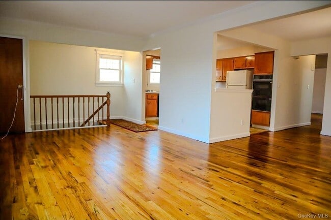 2233 Private in Queens, NY - Building Photo - Building Photo