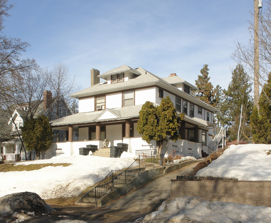 1026 W 8th Ave in Spokane, WA - Foto de edificio