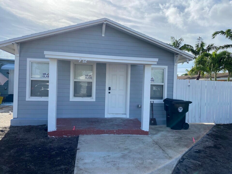922 N J St in Lake Worth Beach, FL - Building Photo