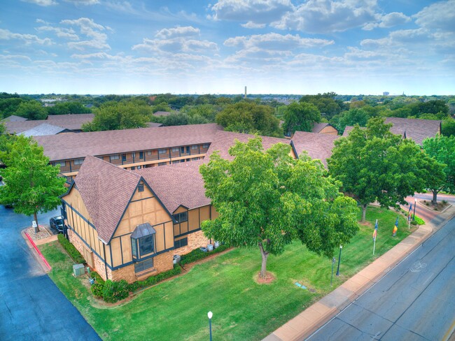 The Woodlands in Wichita Falls, TX - Building Photo - Building Photo