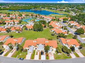730 Spring Valley Dr in Melbourne, FL - Foto de edificio - Building Photo