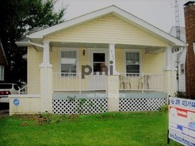 2143 E Wood St in Decatur, IL - Building Photo