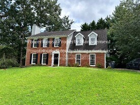 979 Sugar Crossing Ln in Sugar Hill, GA - Building Photo