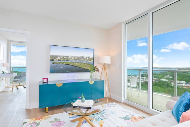 2889 McFarlane Rd, Unit ID1240556P in Miami, FL - Foto de edificio - Building Photo