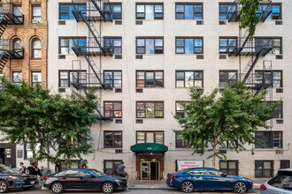 418 E 77th St in New York, NY - Building Photo - Building Photo