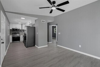 315 Bayview St-Unit -B in Titusville, FL - Foto de edificio - Building Photo