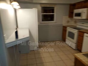 5757 Cromley Dr in Milford, OH - Building Photo - Building Photo