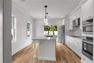 22 Anchor Way in Newport, RI - Building Photo - Building Photo