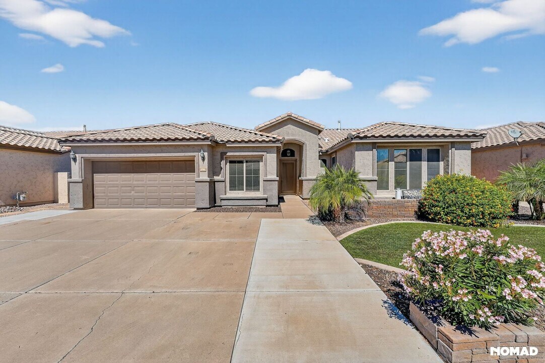 1706 E Commerce Ave in Gilbert, AZ - Building Photo