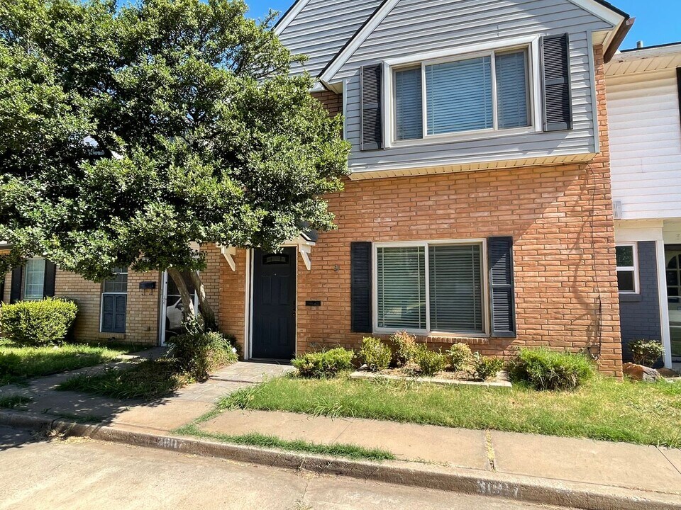 3007 W Wilshire Blvd in Oklahoma City, OK - Building Photo