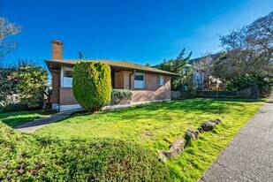 321 W McGraw St in Seattle, WA - Building Photo