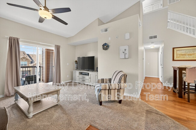 property at 10061 W Victoria Pl