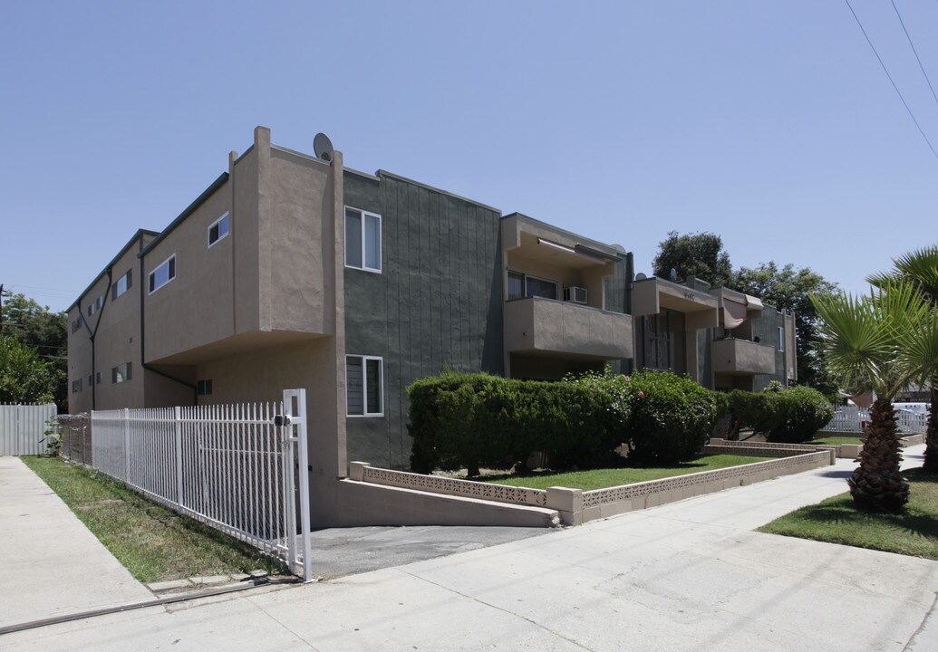 6432 Agnes Ave in North Hollywood, CA - Building Photo