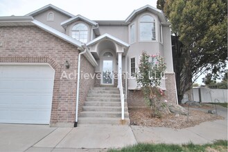 587 N 1775 W in West Point, UT - Building Photo - Building Photo