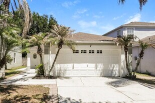 926 Lake Shore Ranch Dr in Seffner, FL - Building Photo