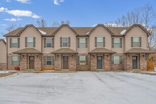 1761 Spring Water Drive in Clarksville, TN - Building Photo