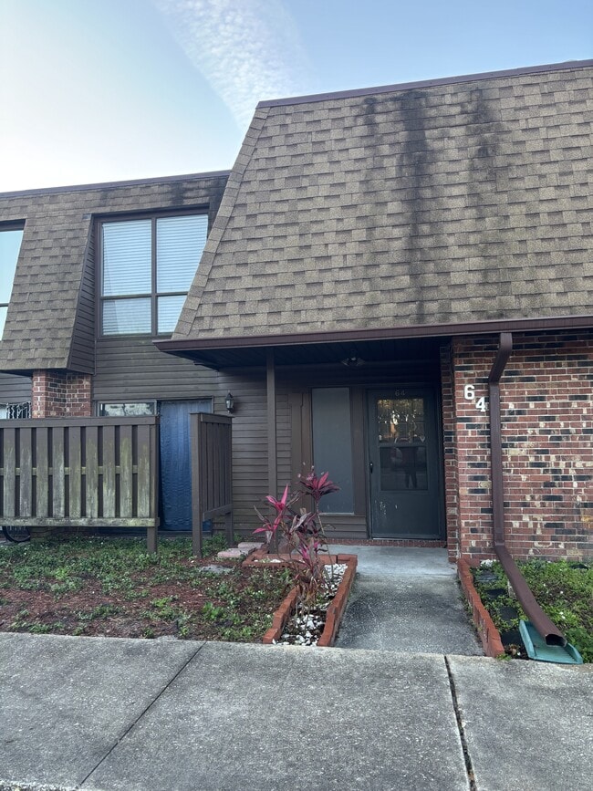 property at 1836 N Crystal Lake Dr