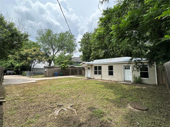 808 E 46th St in Austin, TX - Building Photo - Building Photo