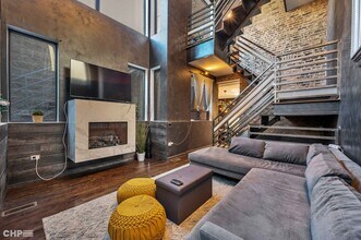 1424 W Grand Ave in Chicago, IL - Building Photo - Building Photo