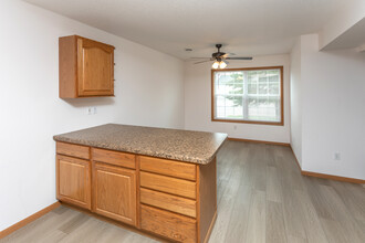 Times Square Townhomes in Grand Forks, ND - Building Photo - Interior Photo