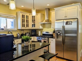 17 Quincy St, Unit 2 in Somerville, MA - Building Photo