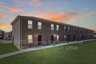 1006 Whipporwill Dr in Berea, KY - Building Photo