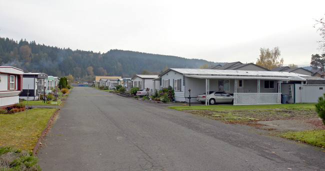 4903 E Valley Hwy in Sumner, WA - Building Photo - Building Photo