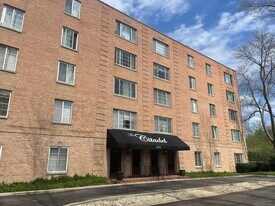 1455 Shermer Rd in Northbrook, IL - Building Photo