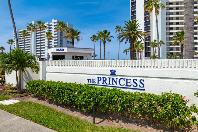 The Princess Condominiums in Jensen Beach, FL - Building Photo - Building Photo