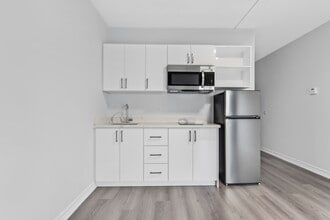 2360 Princess St in Kingston, ON - Building Photo - Building Photo