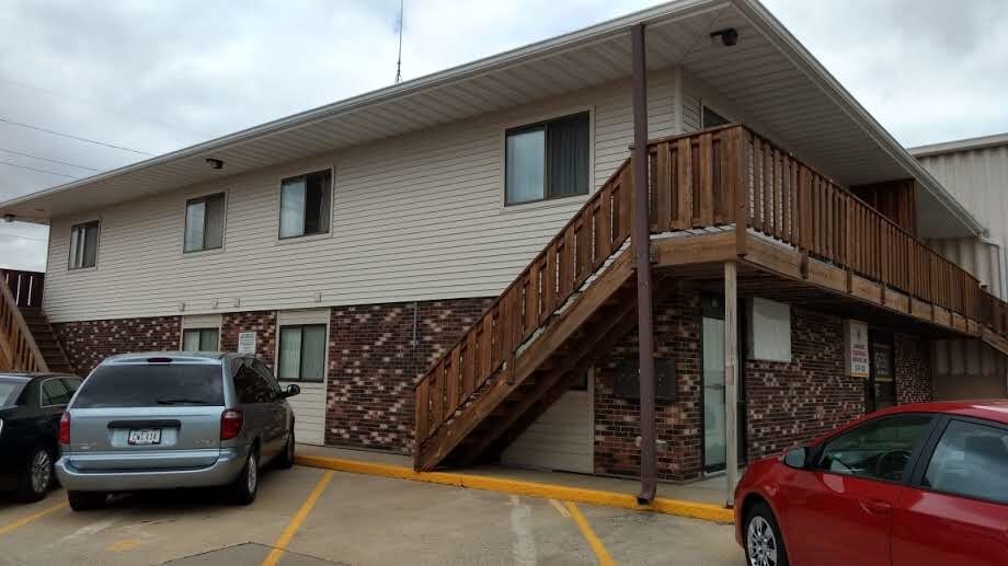1233 S Gilbert Ct in Iowa City, IA - Building Photo