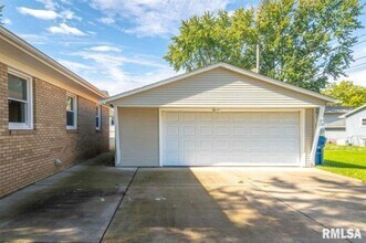 3161 5th St in East Moline, IL - Building Photo - Building Photo
