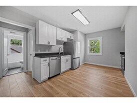 3379 Brownlow Ave, Unit 3 in Minneapolis, MN - Building Photo