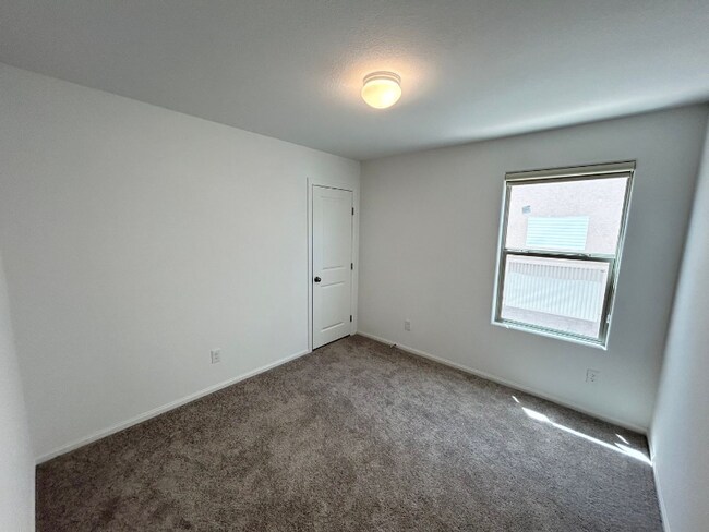 5676 Golden Orch St in Las Vegas, NV - Building Photo - Building Photo