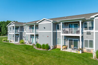 Riverbank Apartments in Howard, WI - Foto de edificio - Building Photo