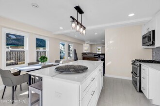 814 Dunlewy St in Asbury Park, NJ - Building Photo - Building Photo