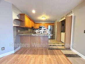 10151 Sutton Pl in Urbandale, IA - Building Photo - Building Photo