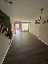 14222 Autumn Cir in Centreville, VA - Foto de edificio - Building Photo