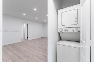3631 NW 94th Ave, Unit 6g in Sunrise, FL - Foto de edificio - Building Photo