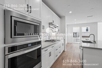 11050 Solstice Wy in San Diego, CA - Building Photo - Building Photo