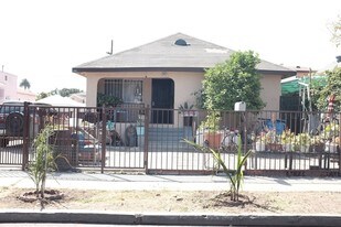 1446 E 48th St in Los Angeles, CA - Building Photo