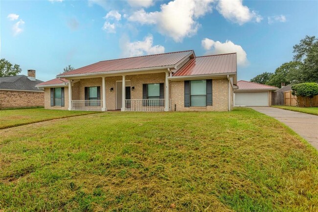 1155 Monterrey Dr in Beaumont, TX - Building Photo - Building Photo