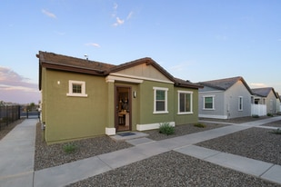 Estia Surprise Farms in Surprise, AZ - Building Photo