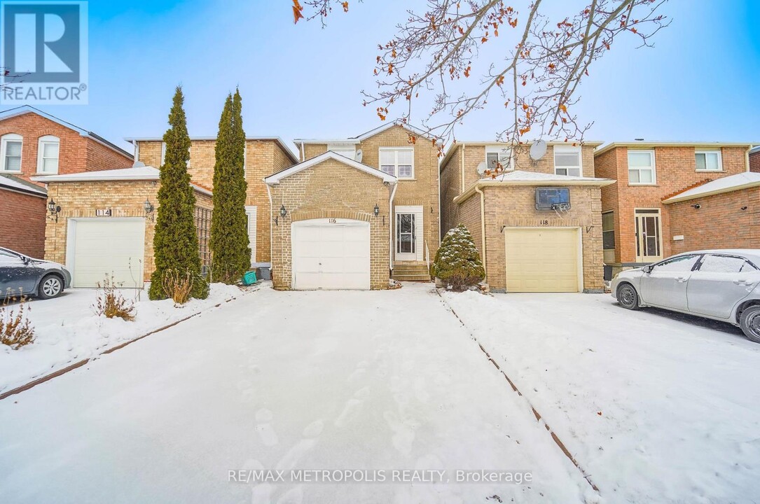 116 Douglas Haig Dr in Markham, ON - Building Photo