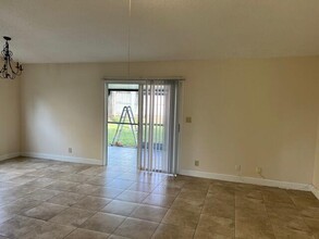 7 Misty Laurel Cir in Boynton Beach, FL - Building Photo - Building Photo