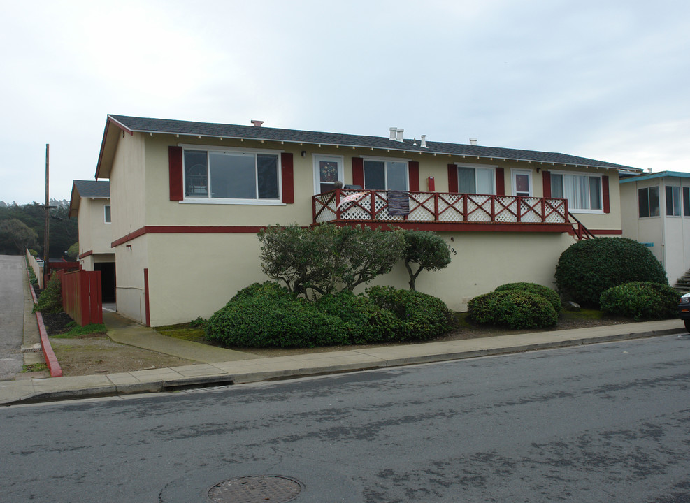 305 Esplanade in Pacifica, CA - Building Photo