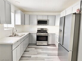 1720 Cordoba Ln, Unit B in Las Vegas, NV - Building Photo